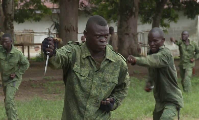 جنود حكومة جمهورية أفريقيا الوسطى اثناء التدريب
