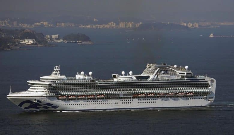 الركاب يغادرون سفينة اليابان مع اكتشاف إصابات جديدة بفيروس كورونا
