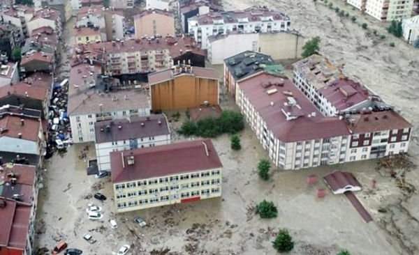 تركيا تعاني من الحرائق والفيضانات الشديدة