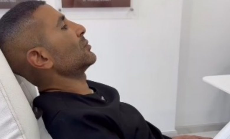 سبب إزالة الوشم من ذراع المطرب أحمد سعد