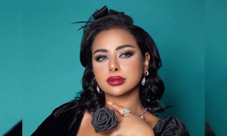 هند البلوشي تحتفل بطفلها الثالث
