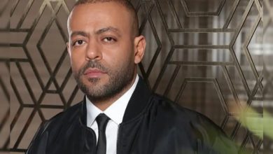 سبب ظهور تامر عاشور بعكاز في مهرجان ليلة العمر بالكويت