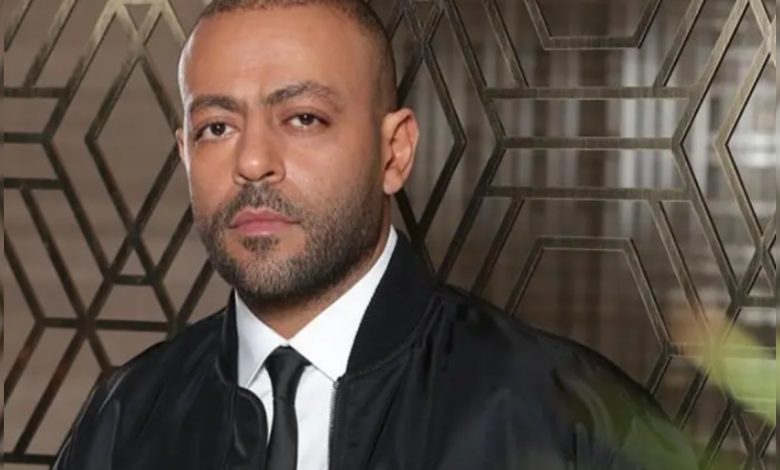 سبب ظهور تامر عاشور بعكاز في مهرجان ليلة العمر بالكويت